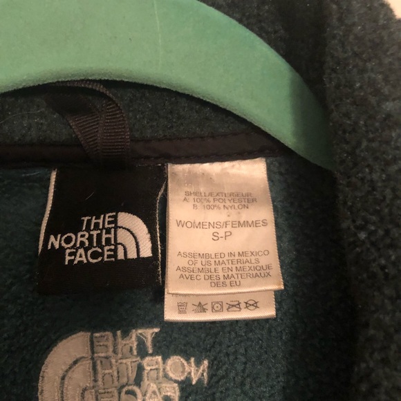 The Northface women’s Sweater knit fleece. - Picture 3 of 3